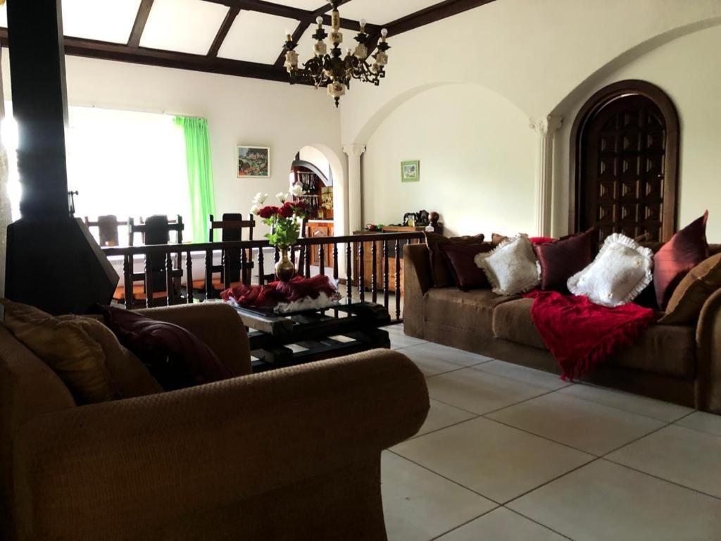 Thee View Hotel Hartbeespoort Bagian luar foto