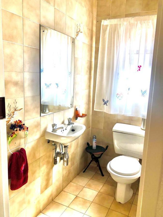 Thee View Hotel Hartbeespoort Bagian luar foto